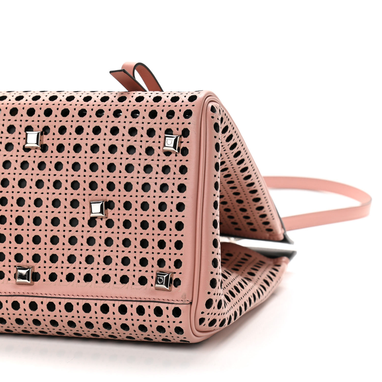 【関税&送料込】Salvatore Ferragamo Skin Pink Leather Tessie Leather crossbody bag Salvatore Ferragamo Pink in Leather