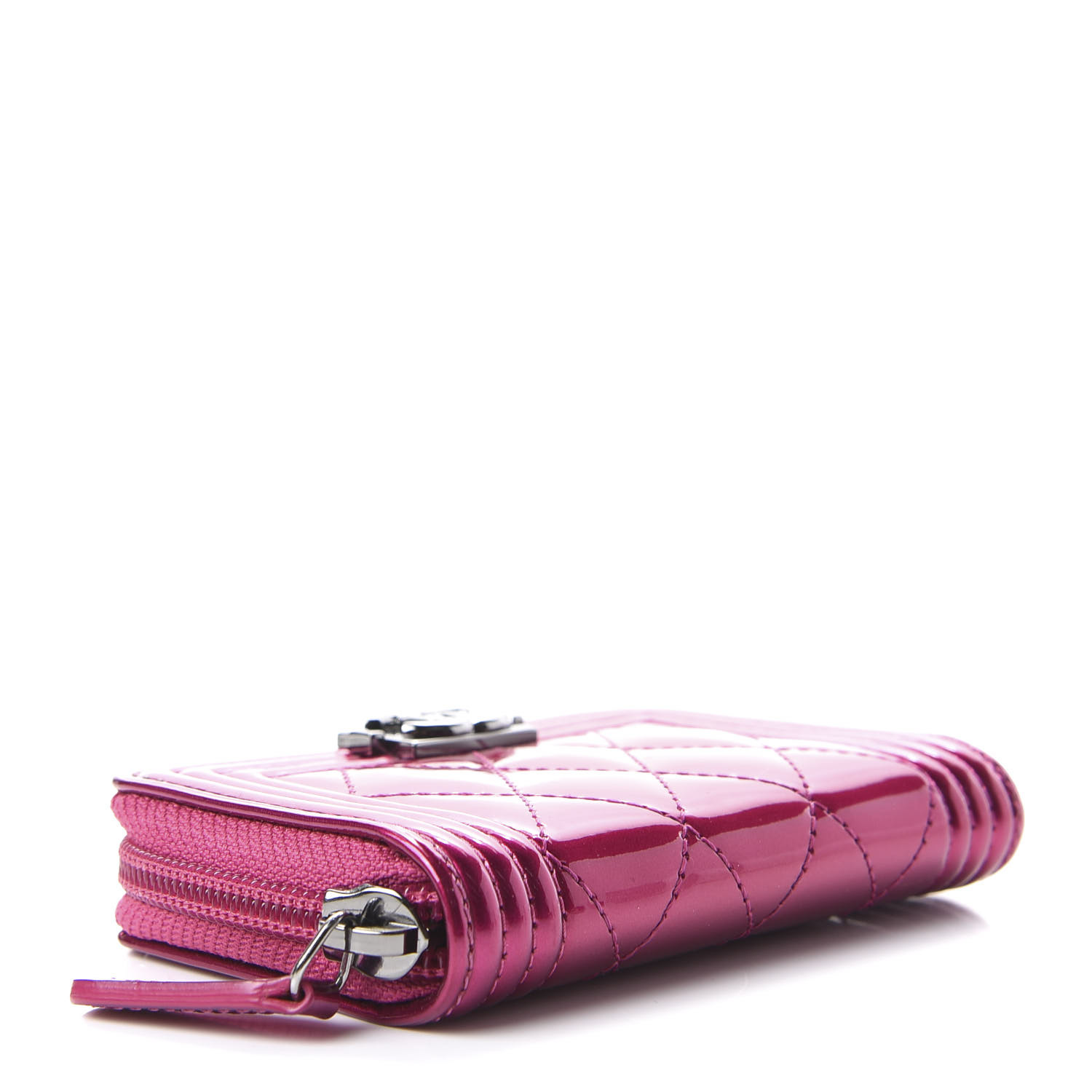 CHANEL - にゃ CHANEL Metallic Patent Quilted Zip Around Boy Coin Purse