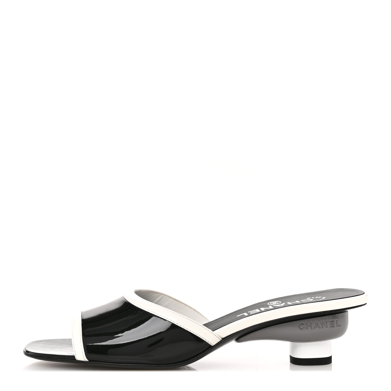 ★スタイリッシュ【 CHANEL 】ミュール CHANEL Patent Calfskin Mules 39 Black White Grey 1651433