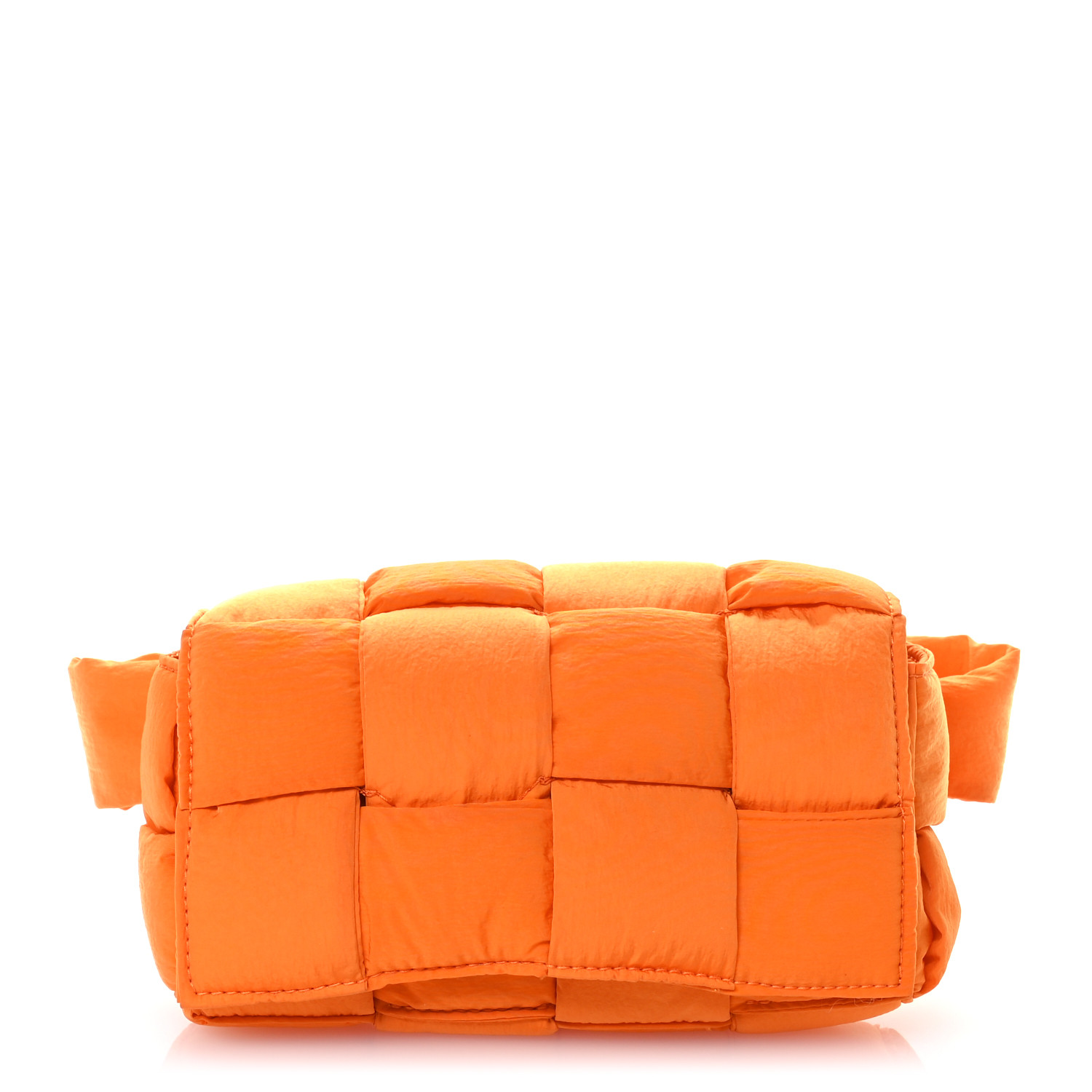 直営店☆BOTTEGA VENETA☆最終SALE! CASSETTE MINI ベルトバッグ bdb3c5f02f6402f22ac68a49b752cb