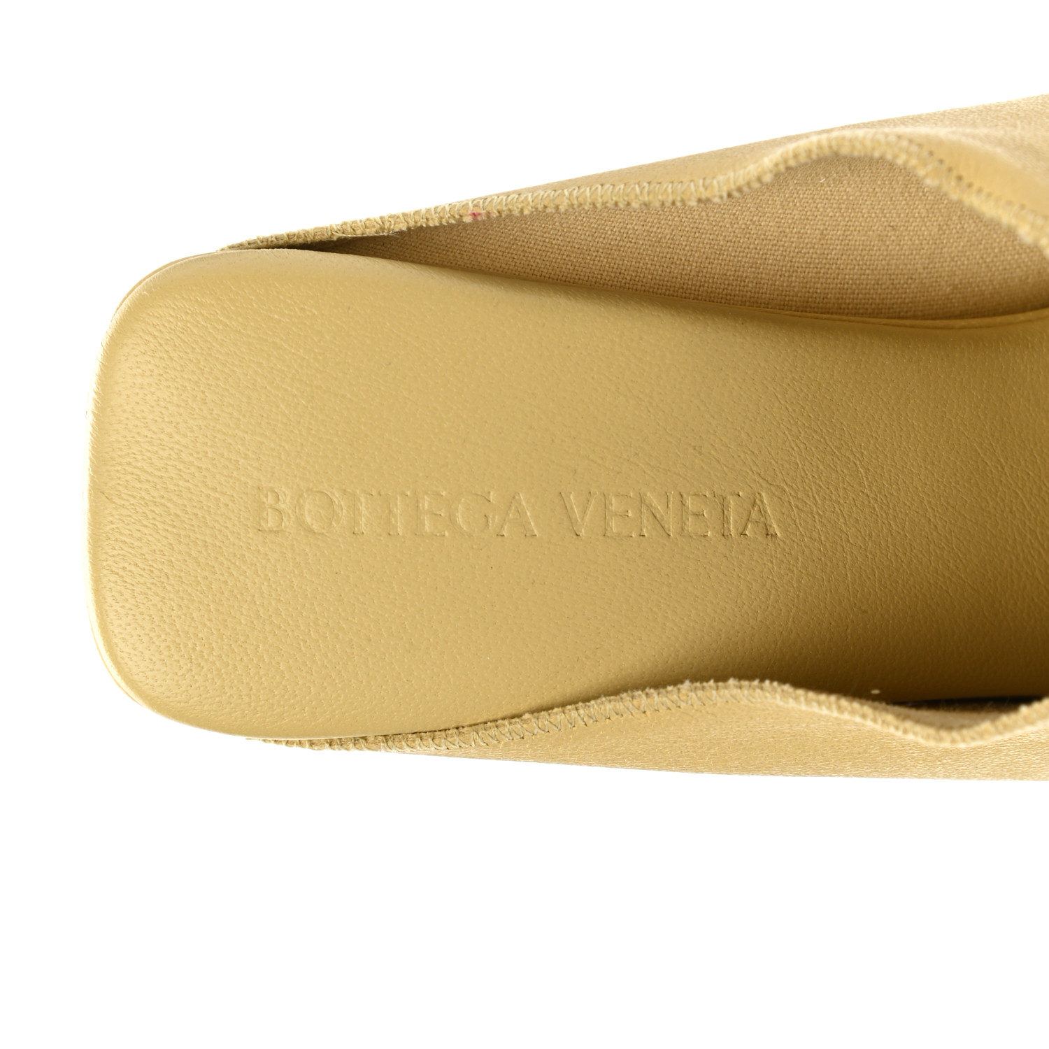 靴 BOTTEGA VENETA Sandals Tapioca Bottega Veneta Padded Leather Sandals in Tapioca | FWRD