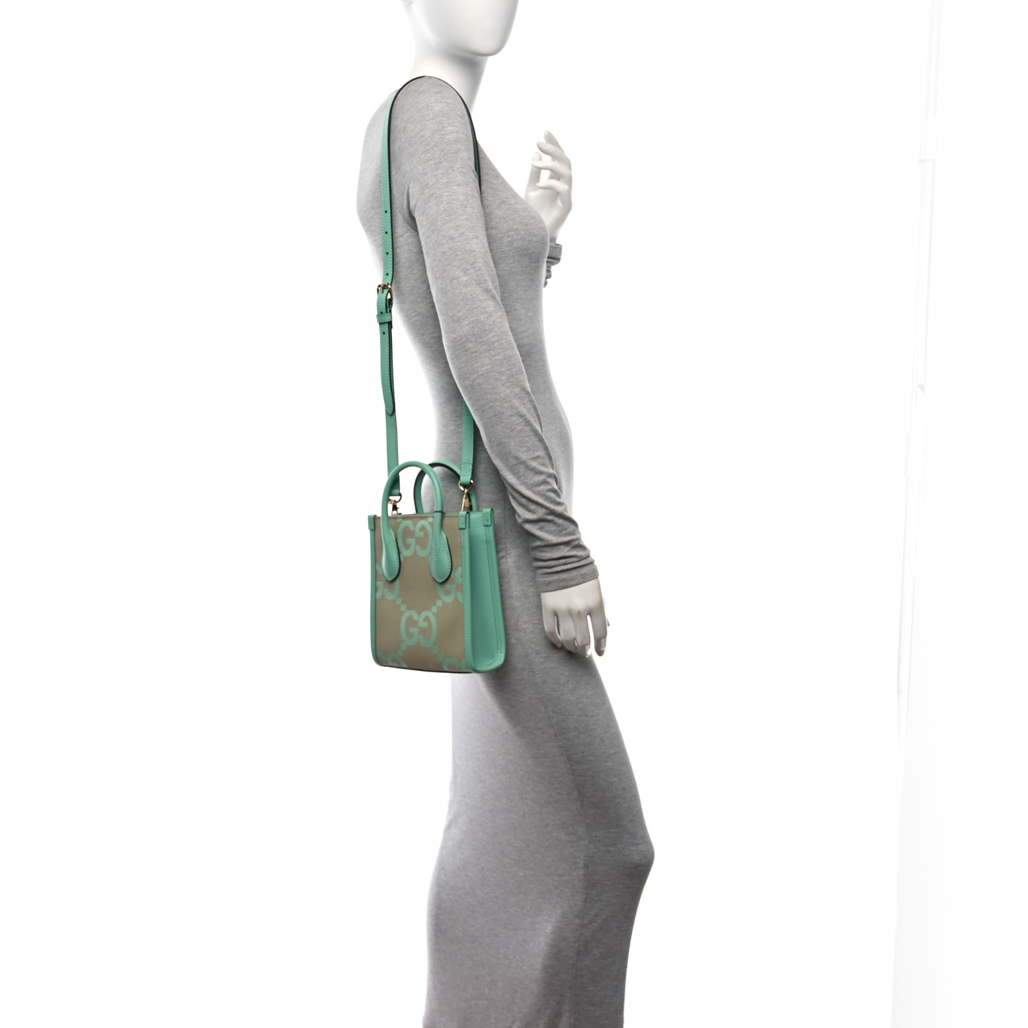mint❁MINTGREEN　　GUCCI ベージュ GGパターン ポーチ e78a033ce5d19f2b10f8c5cf04d428