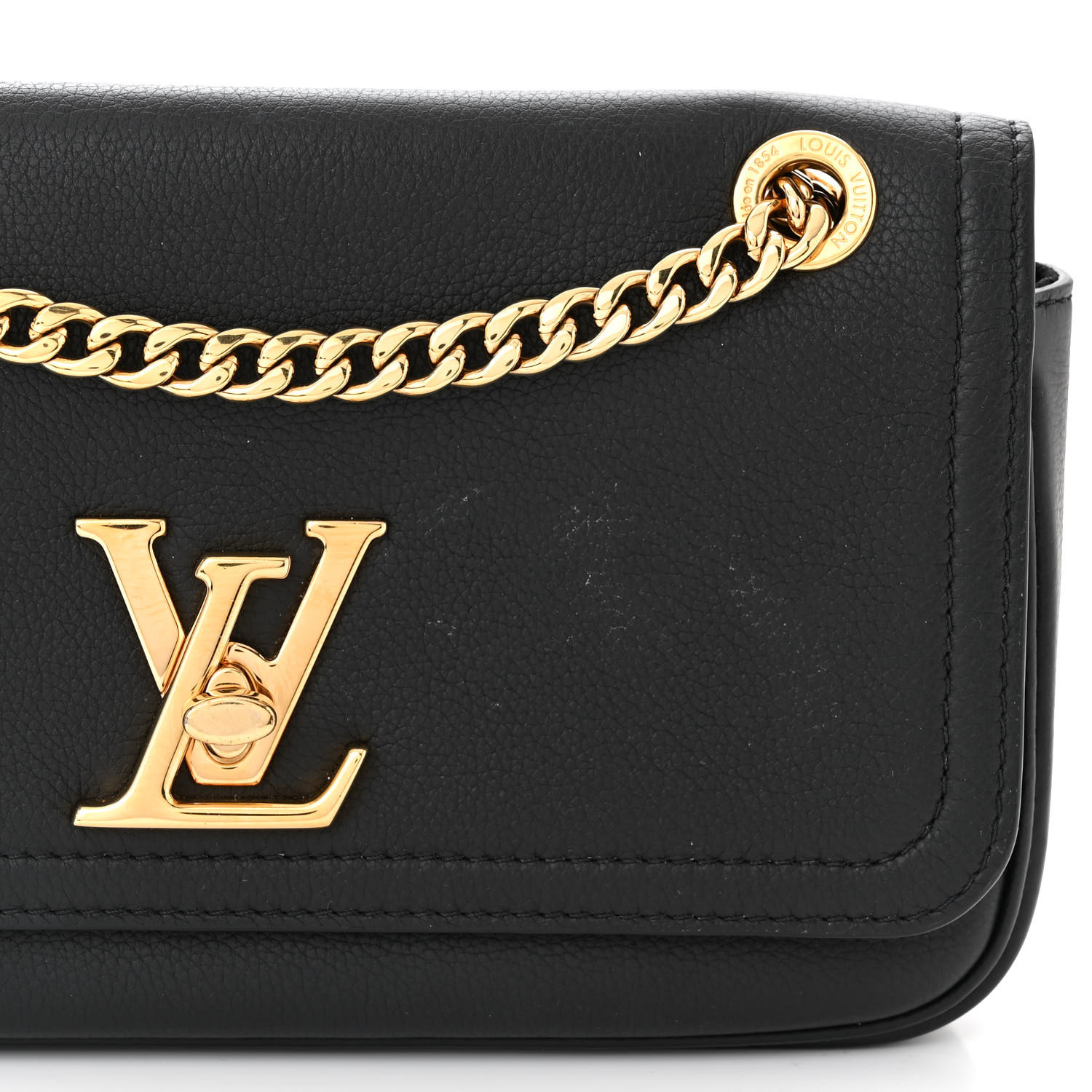 Louis Vuitton LockMe East West チェーンバッグ Louis Vuitton LockMe Chain Bag East West – The Luxury