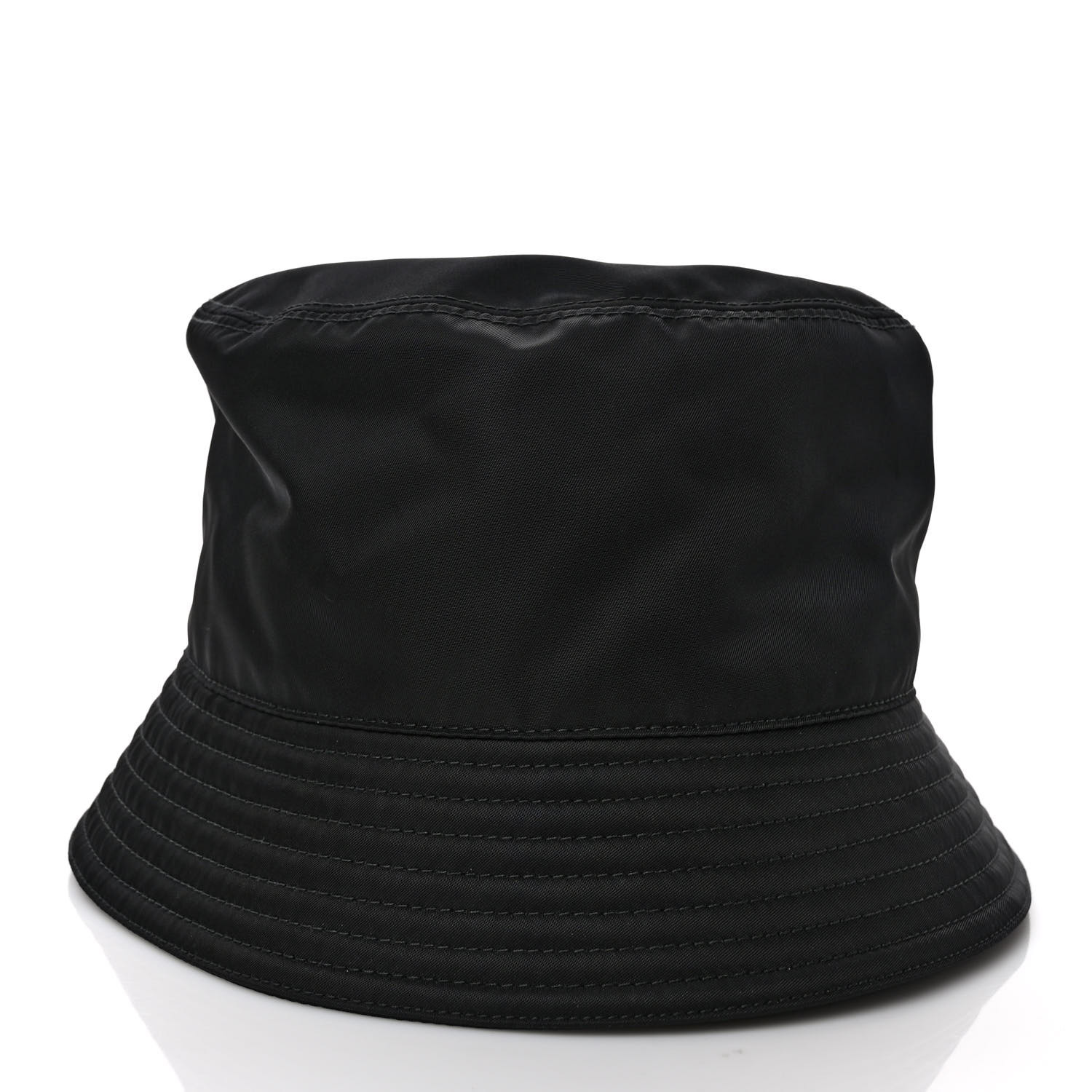 【PRADA】関税込★Nylon triangle logo bucket hat★2HC137 2DMI Prada triangle-logo Bucket Hat | White | FARFETCH