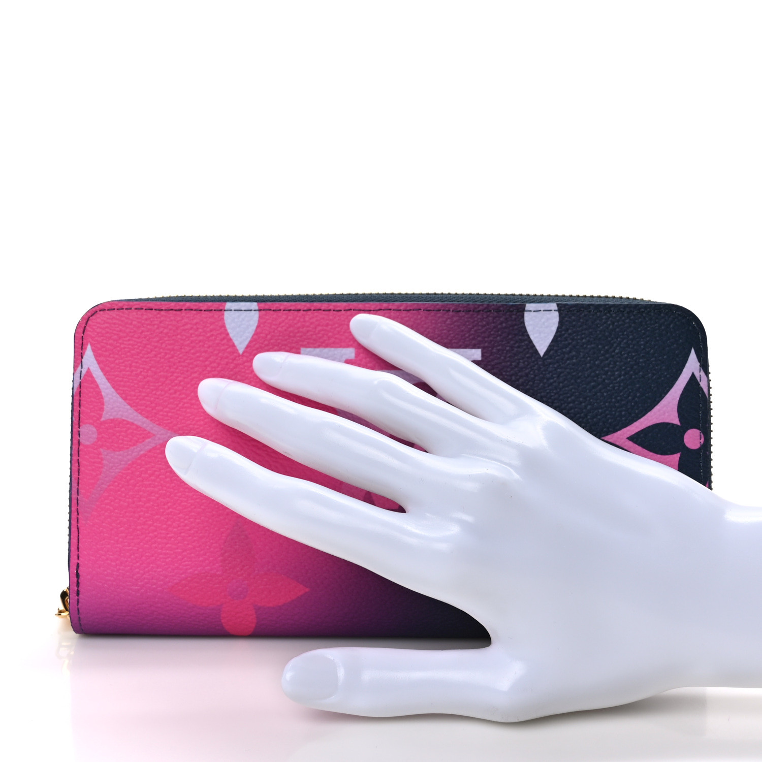 LOUIS VUITTON Monogram Giant Spring In The City Zippy Wallet