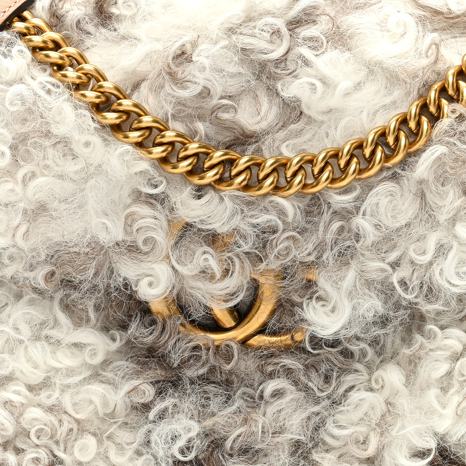 【関税&送料込】Gucci Beige Shearling Small Marmont Shoulder GUCCI Shearling Small GG Marmont Shoulder Bag White Beige