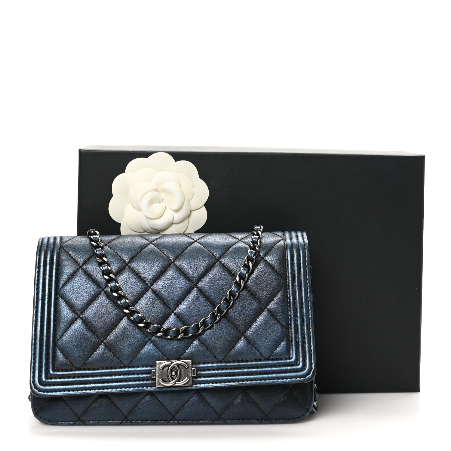 ◆希少◆VINTAGE◆【CHANEL】Chanel Boy*Wallet On Chain*バッグ CHANEL Calfskin Quilted Boy Wallet On Chain WOC Navy Blue