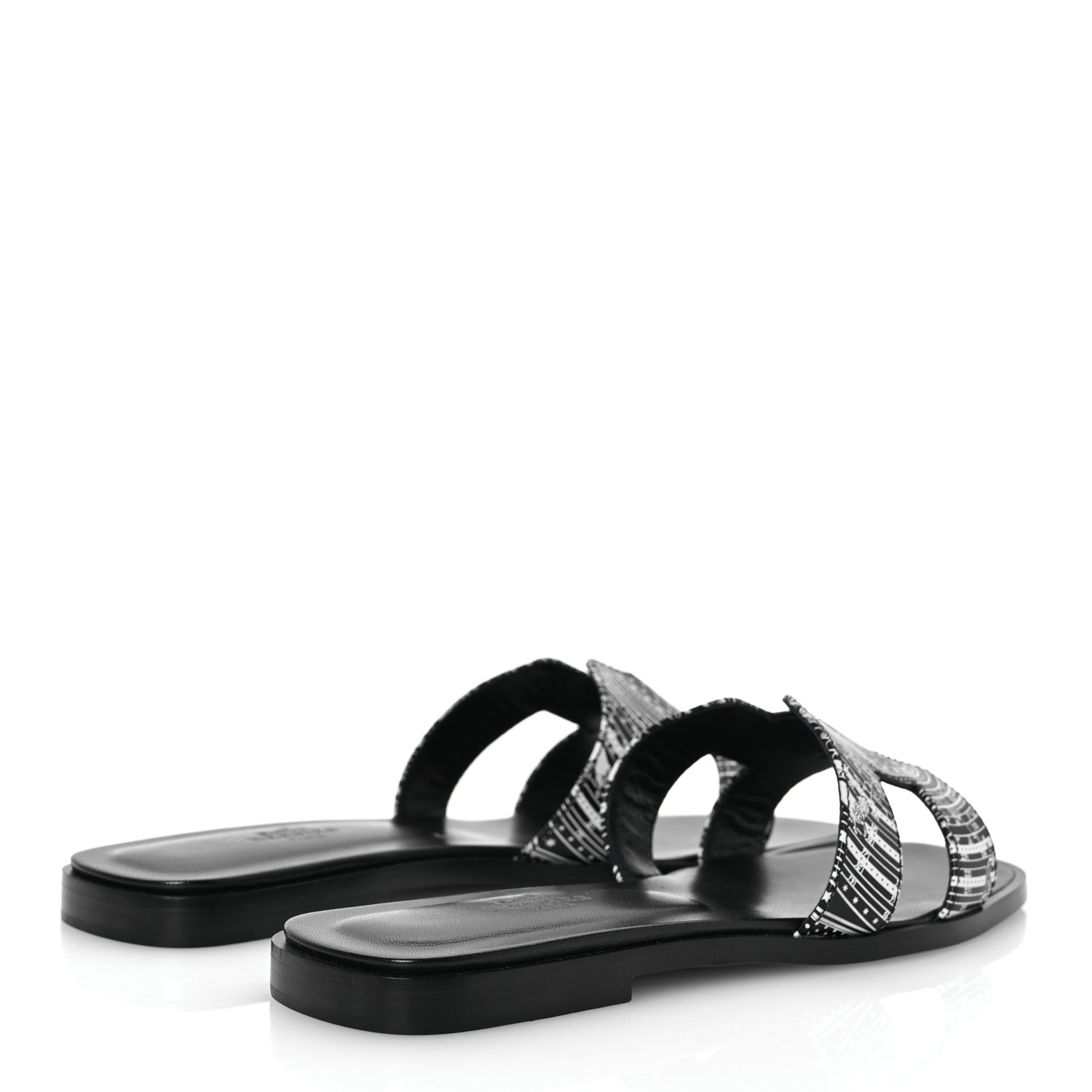レア!Astrologie Bandanaプリント入りHermesChypreサンダル HERMES Calfskin Astrologie Bandana Oran Sandals 36.5 Black