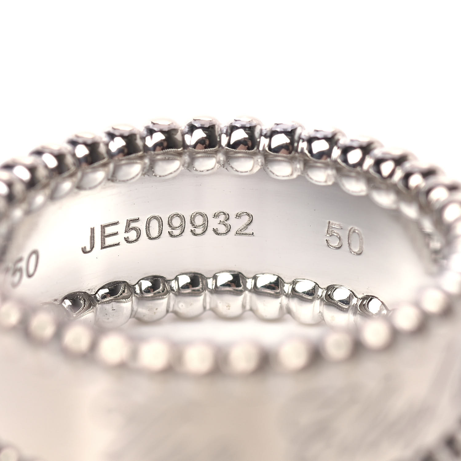 VAN CLEEF & ARPELS 18K White Gold Perlee Signature Ring 50