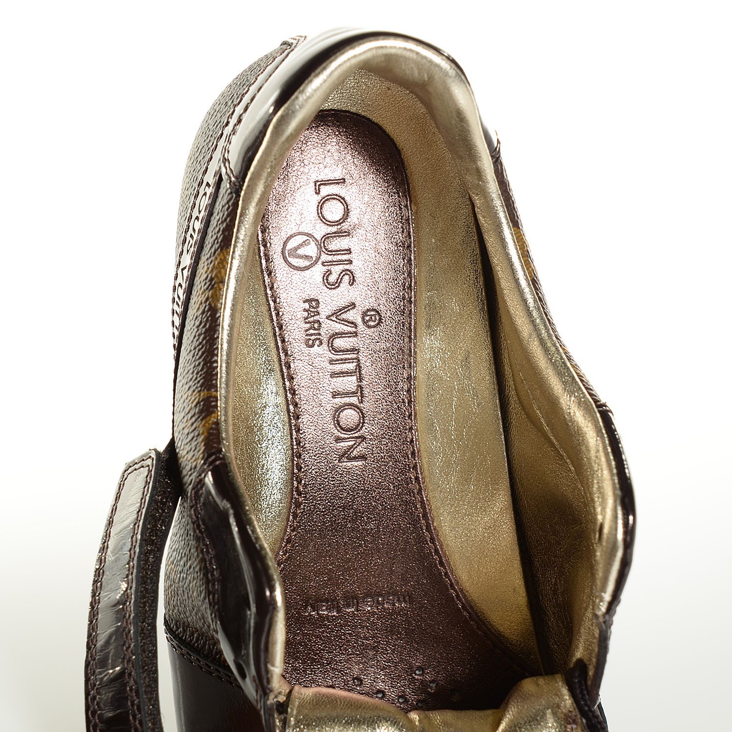 LOUIS VUITTON Patent Monogram Globe Trotter Sneakers 35