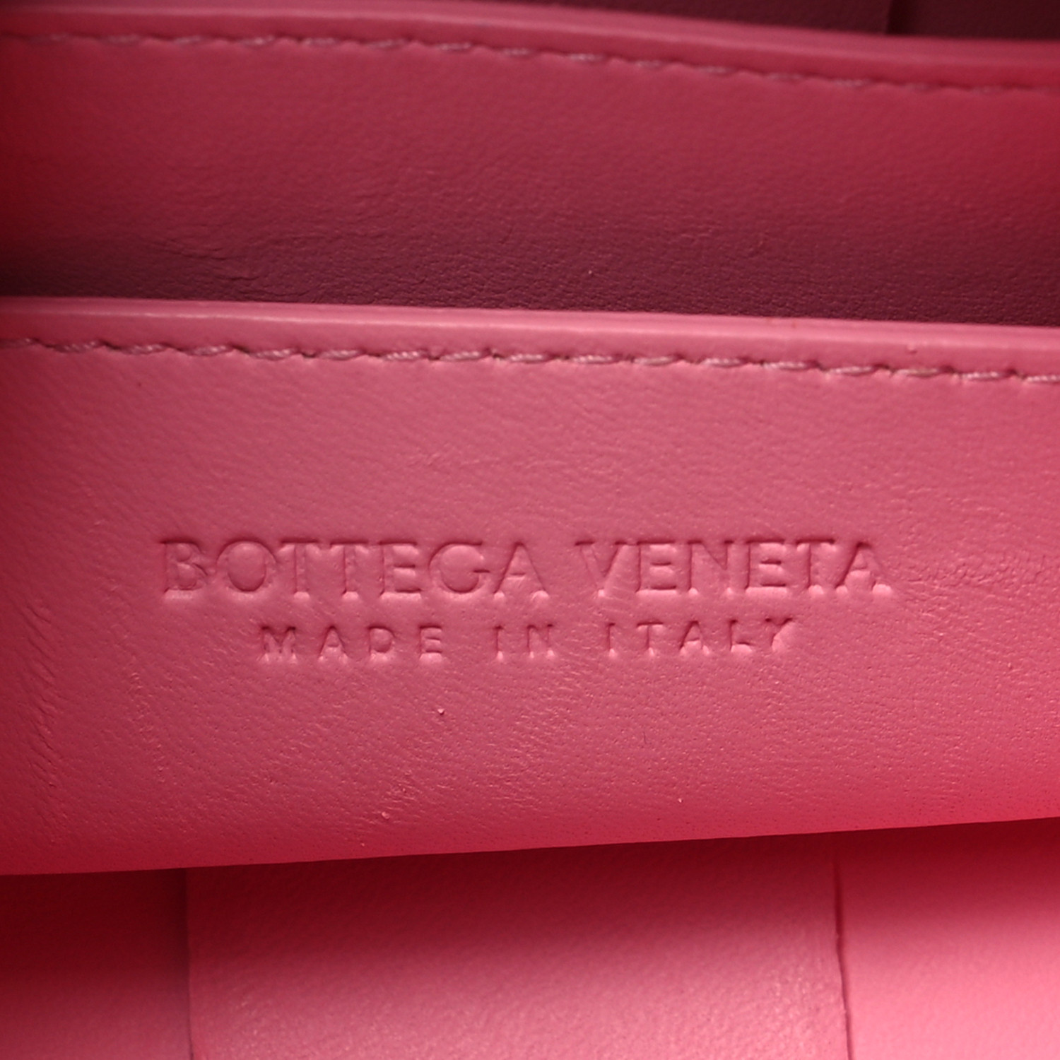 VANTTY BAG ノベルティ　レザーpink Bottega Veneta - Pink Woven Patent Leather Mini Bucket Bag