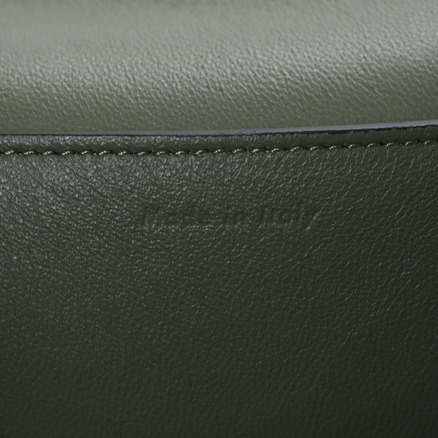 美品: CELINE オールソフト 429137_01.jpg?quality=80&bg-