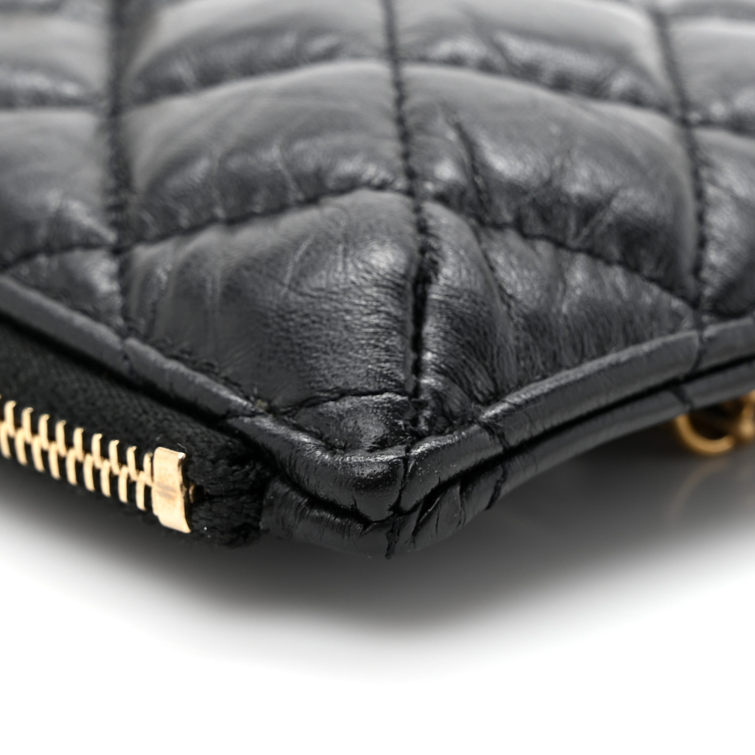 CHANEL トラベルシリーズ CHANEL Aged Calfskin Quilted Reissue Phone Holder With Chain
