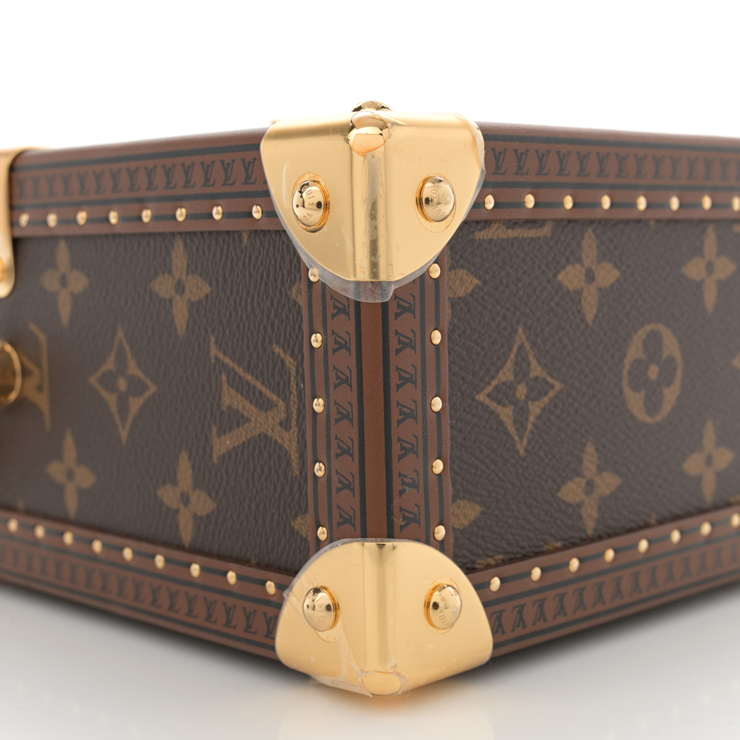 LOUIS VUITTON Monogram Camera Box 1683271 | FASHIONPHILE