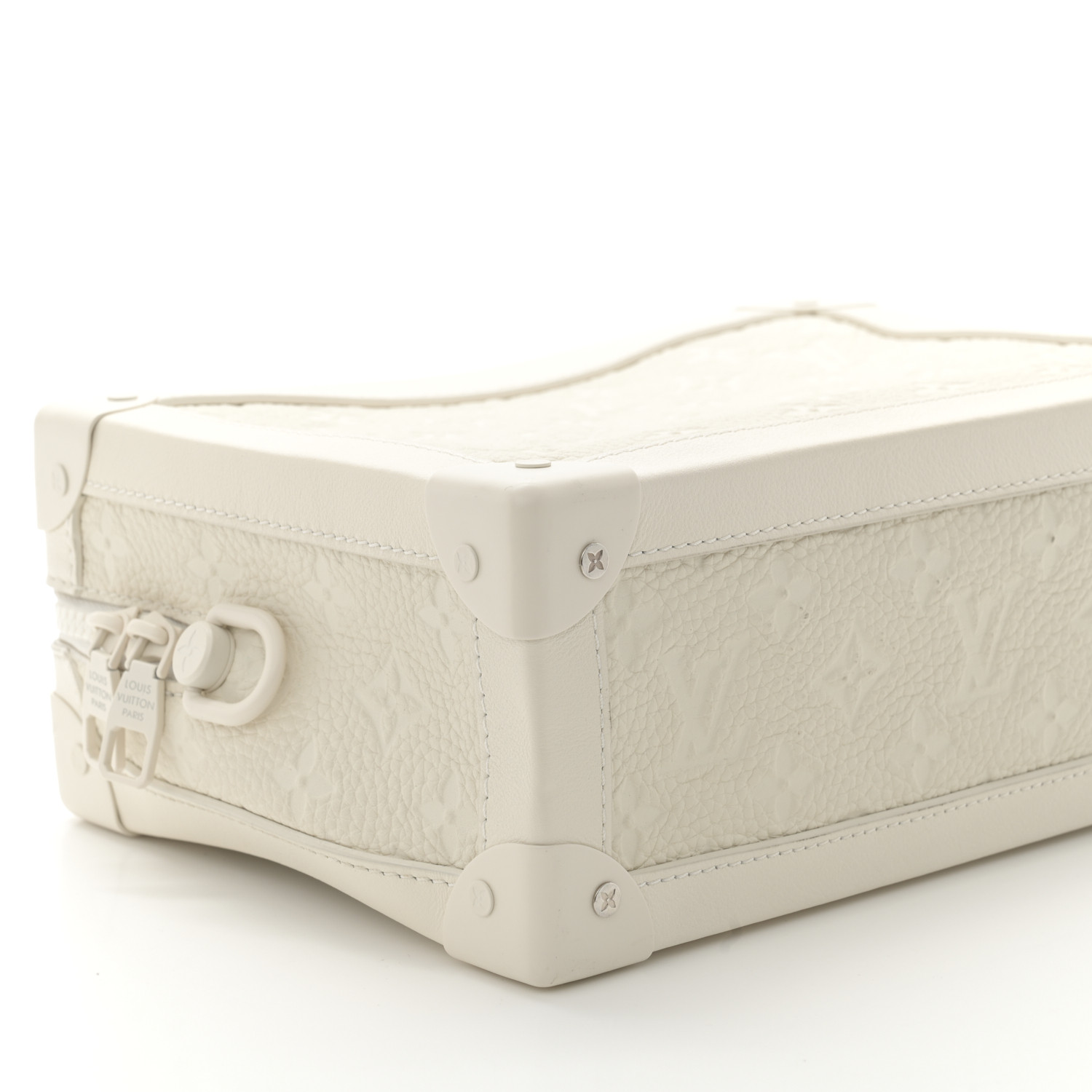 LOUIS VUITTON Taurillon Monogram Solar Ray Soft Trunk Powder