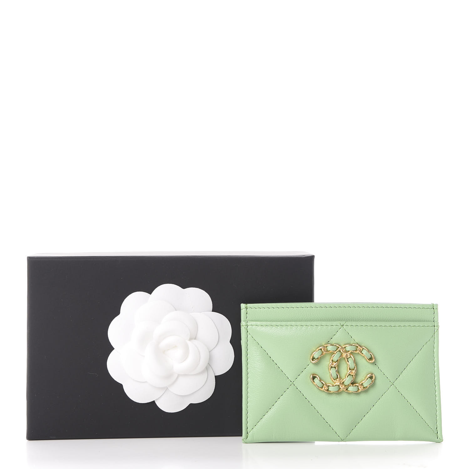 CHANEL Shiny Goatskin Quilted Chanel 19 Card Holder Green