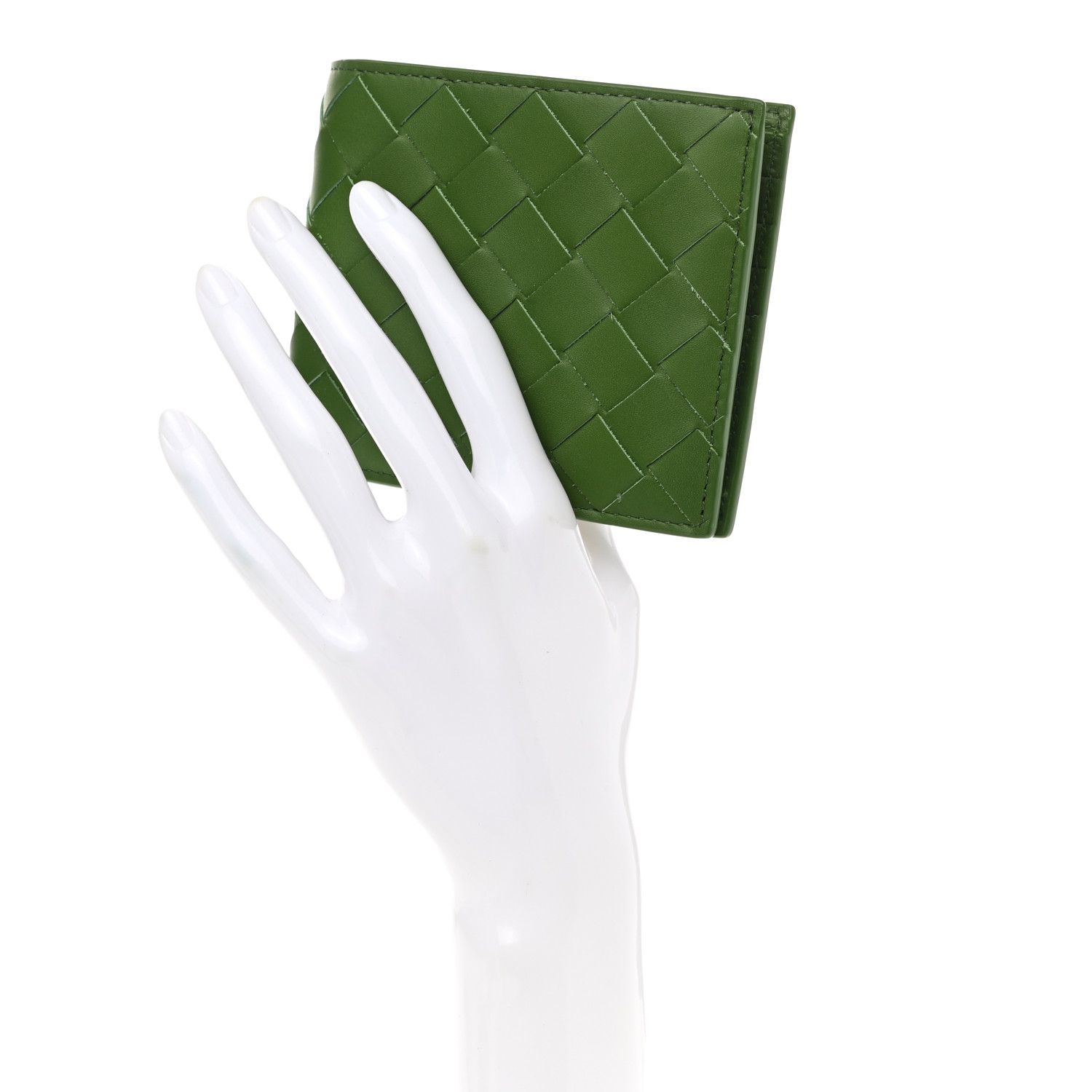 ★Bottega Veneta★Intrecciato Bi-Fold Wallet★Avocado BOTTEGA VENETA Nappa Maxi Intrecciato Bi-Fold Wallet Avocado