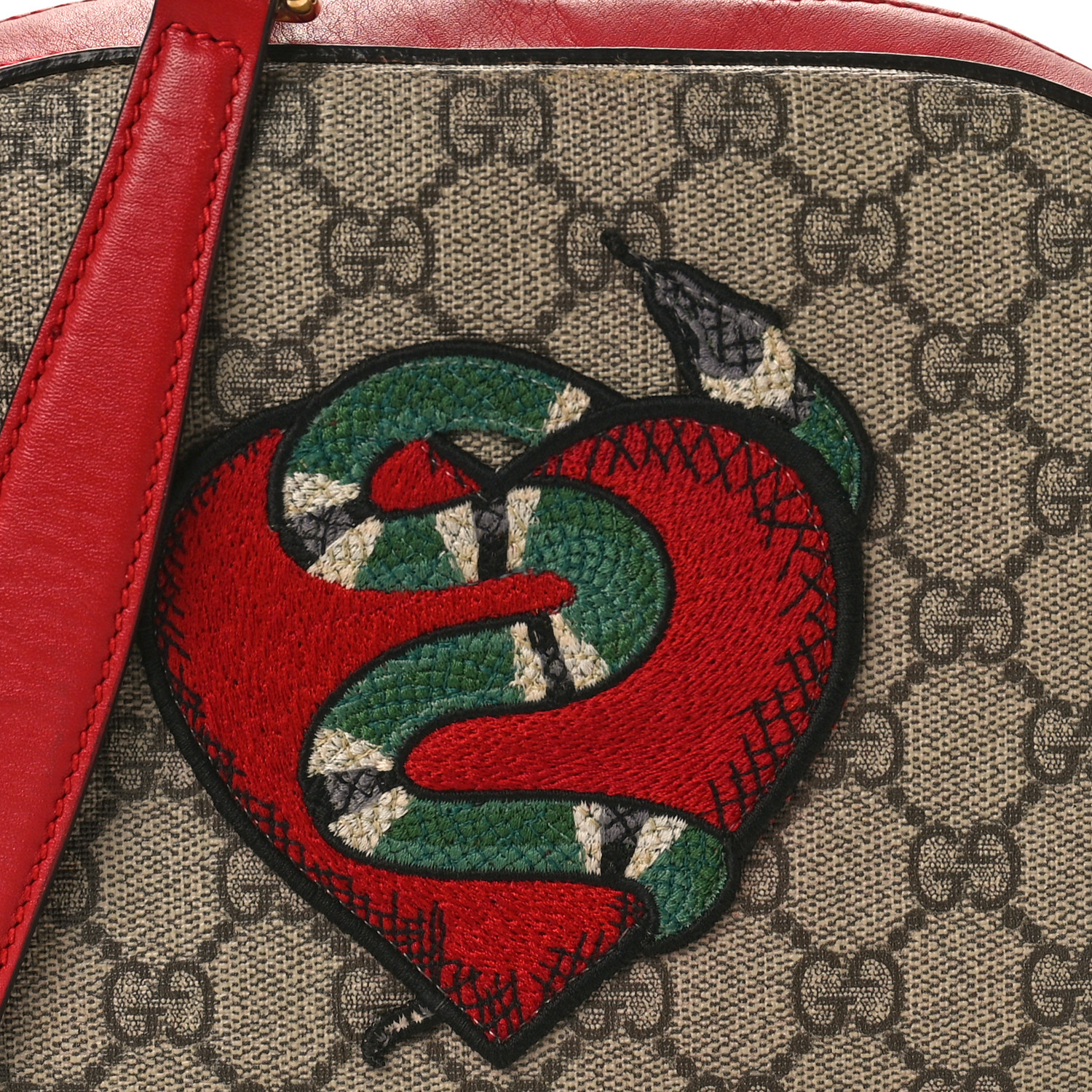 ❗️sachicoco8⭐️  GUCCI Kingsnake Heart Mini GG Supreme Chain Crossbody Bag