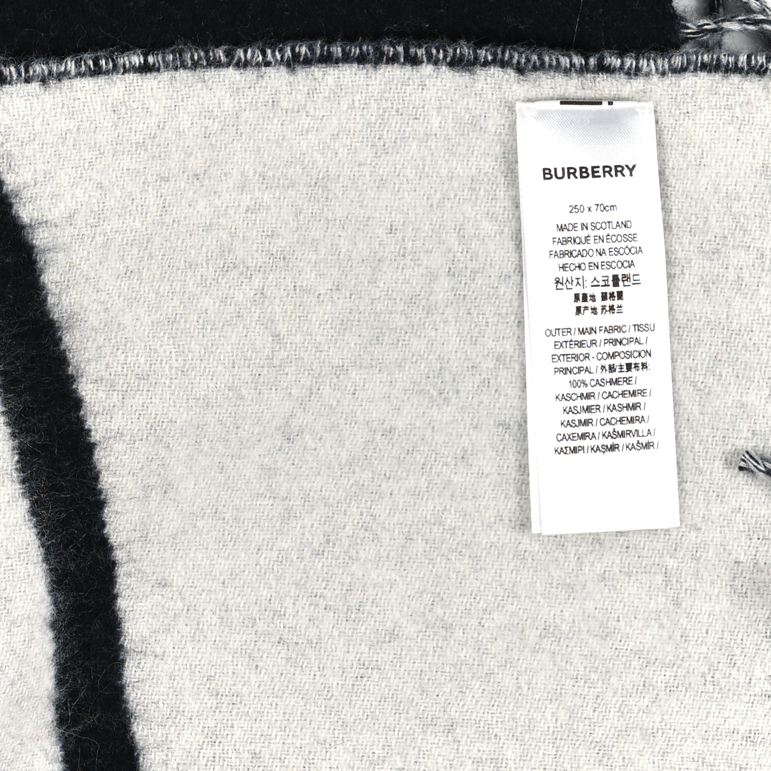 ずーきー✨ BURBERRY ロゴインターシャ 手袋 M/L 黒×白 ずーきー様専用✨ BURBERRY ロゴインターシャ 手袋 M/L 黒×白
