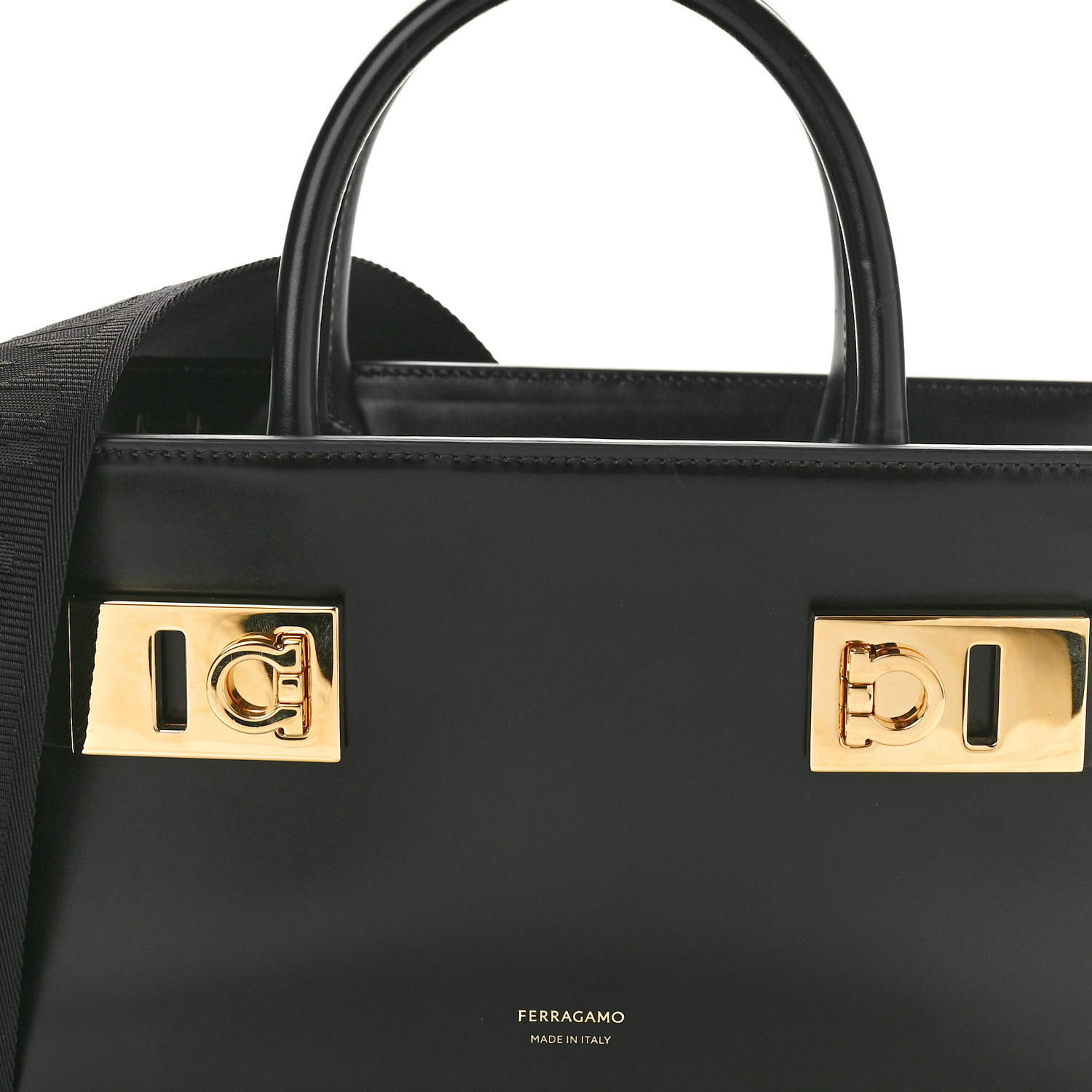 Salvatore Ferragamo Siena ブラック 7C 箱あり SALVATORE FERRAGAMO Brushed Off Calfskin Small Gancini