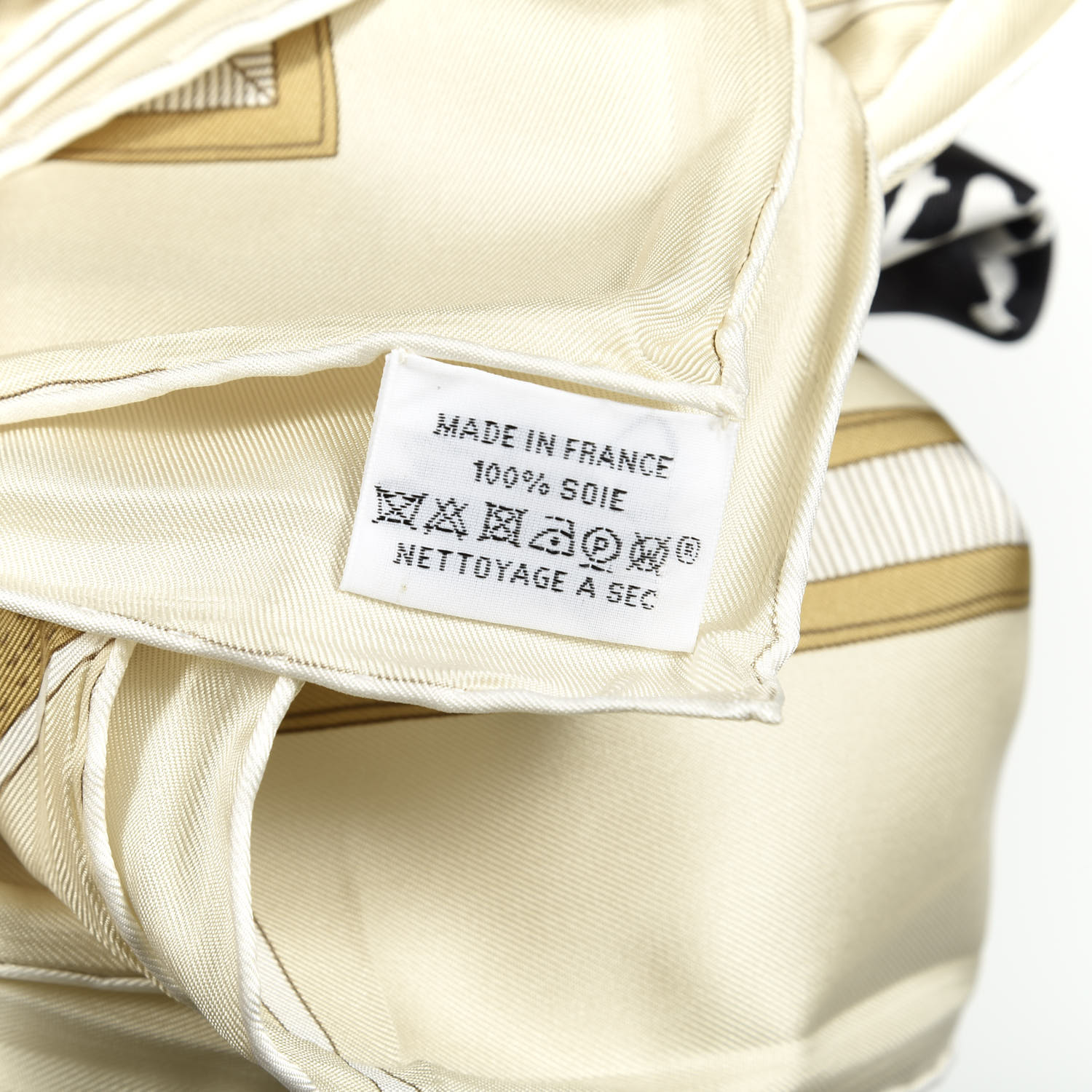 HERMES Silk Les Nouveaux Amoureux de Paris Scarf 90 668460