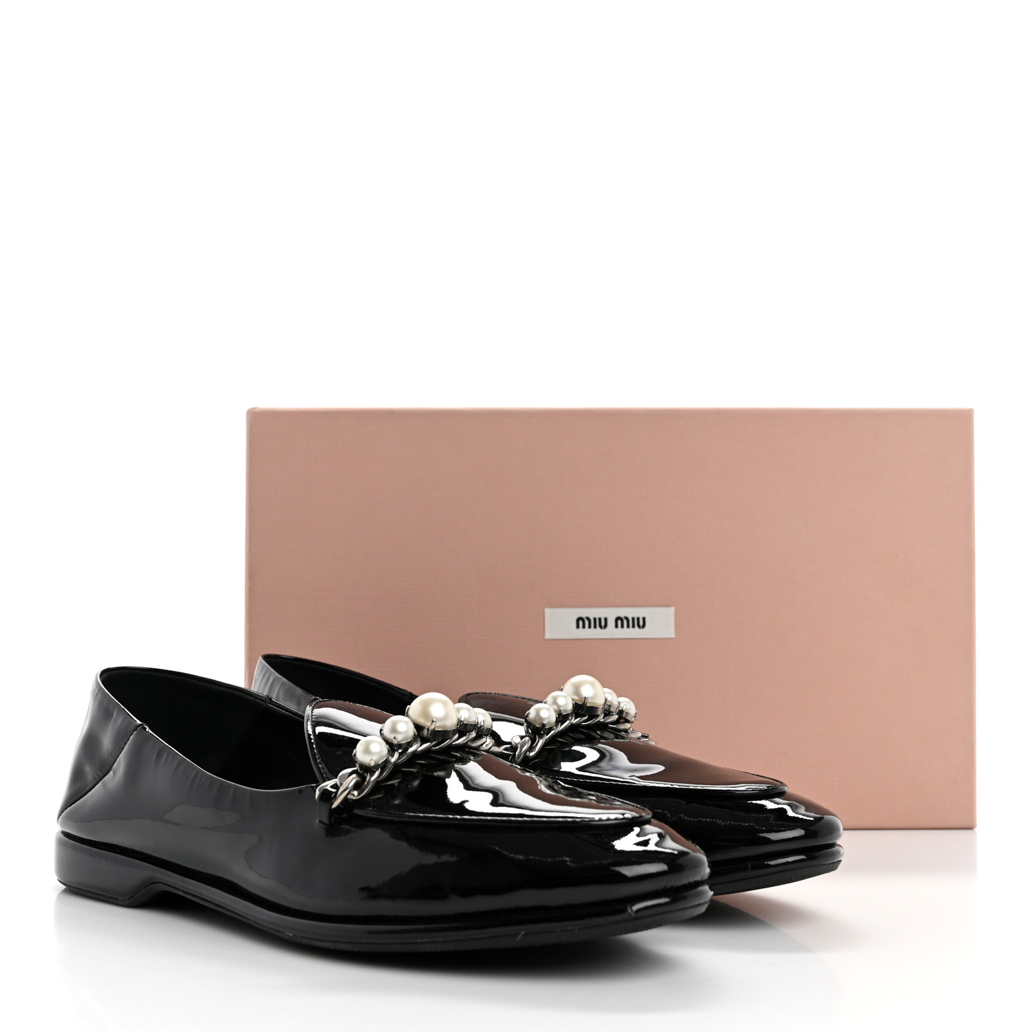 miu miu ブラックローファー チェーン装飾 MIUMIU】ブラッシュド レザー ローファー エングレイブ コイン