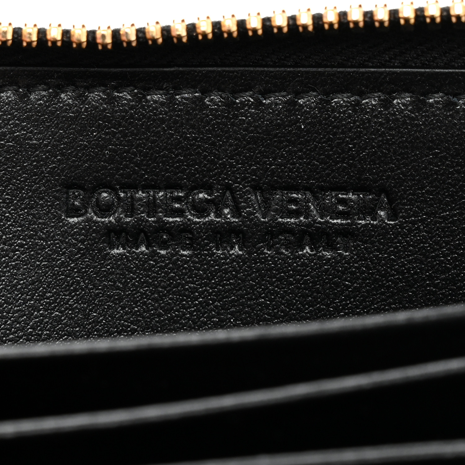 【BOTTEGA VENETA】Cassette 5-Slot Zip Card Holder Black Bottega Veneta® Women's Cassette Zipped Card Case in Black