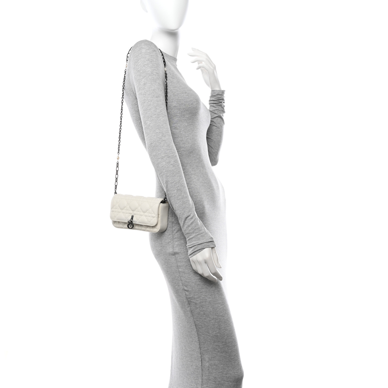 【無料郵送/関税込/正規品】 Dior Lady Phone Pouch Latte Canna CHRISTIAN DIOR CHRISTIAN DIOR Calfskin Cannage Lady Dior
