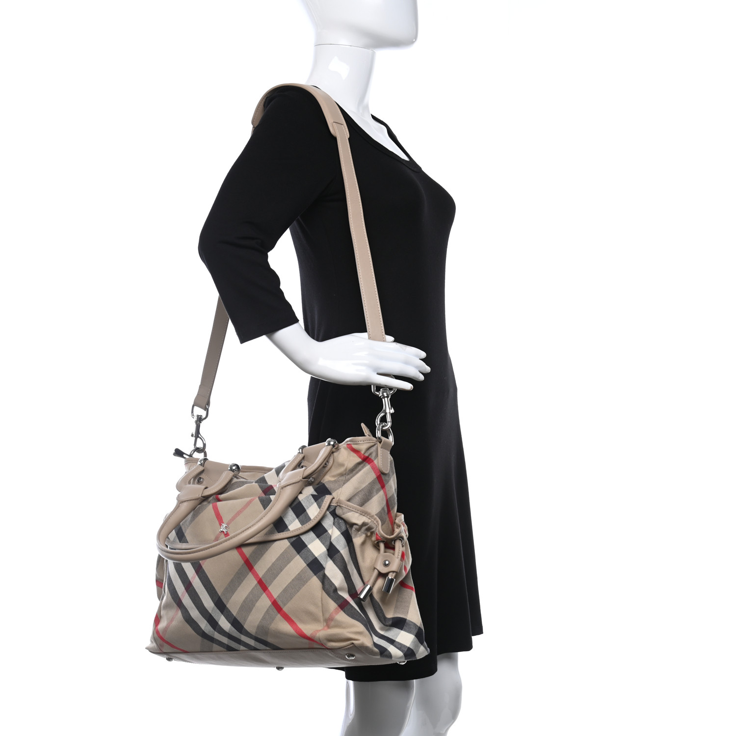 猫　バーバリー BURBERRY Nova Check Tote Diaper Bag Beige 889373 | FASHIONPHILE