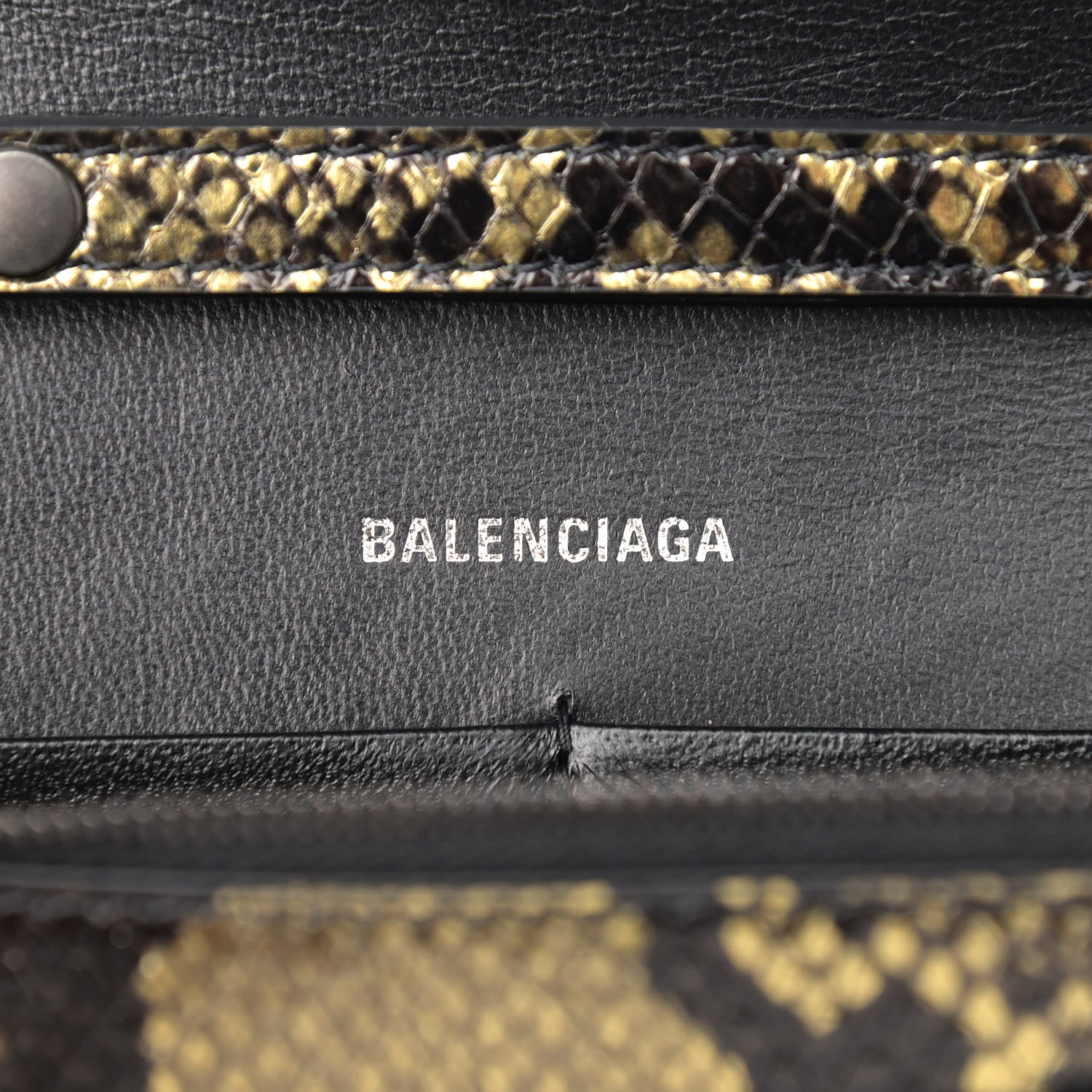 【BALENCIAGA】サンデーレザークロッグ BALENCIAGA Metallic Calfskin Snake Effect Hourglass Chain