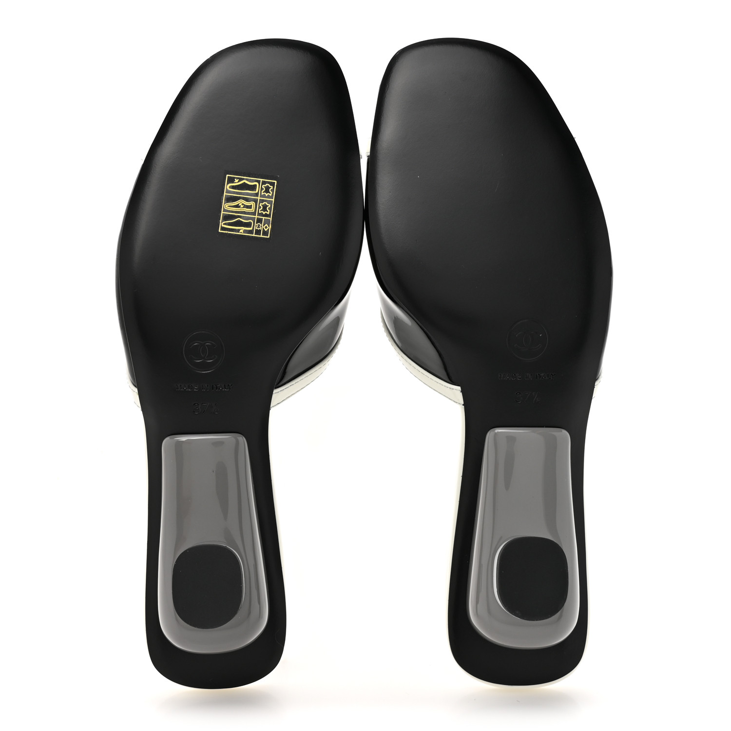 軽やか。洗練されたステップ♪【CHANEL】Patent Calfskin Mules CHANEL Patent Calfskin Mules 37.5 Black White 1660458