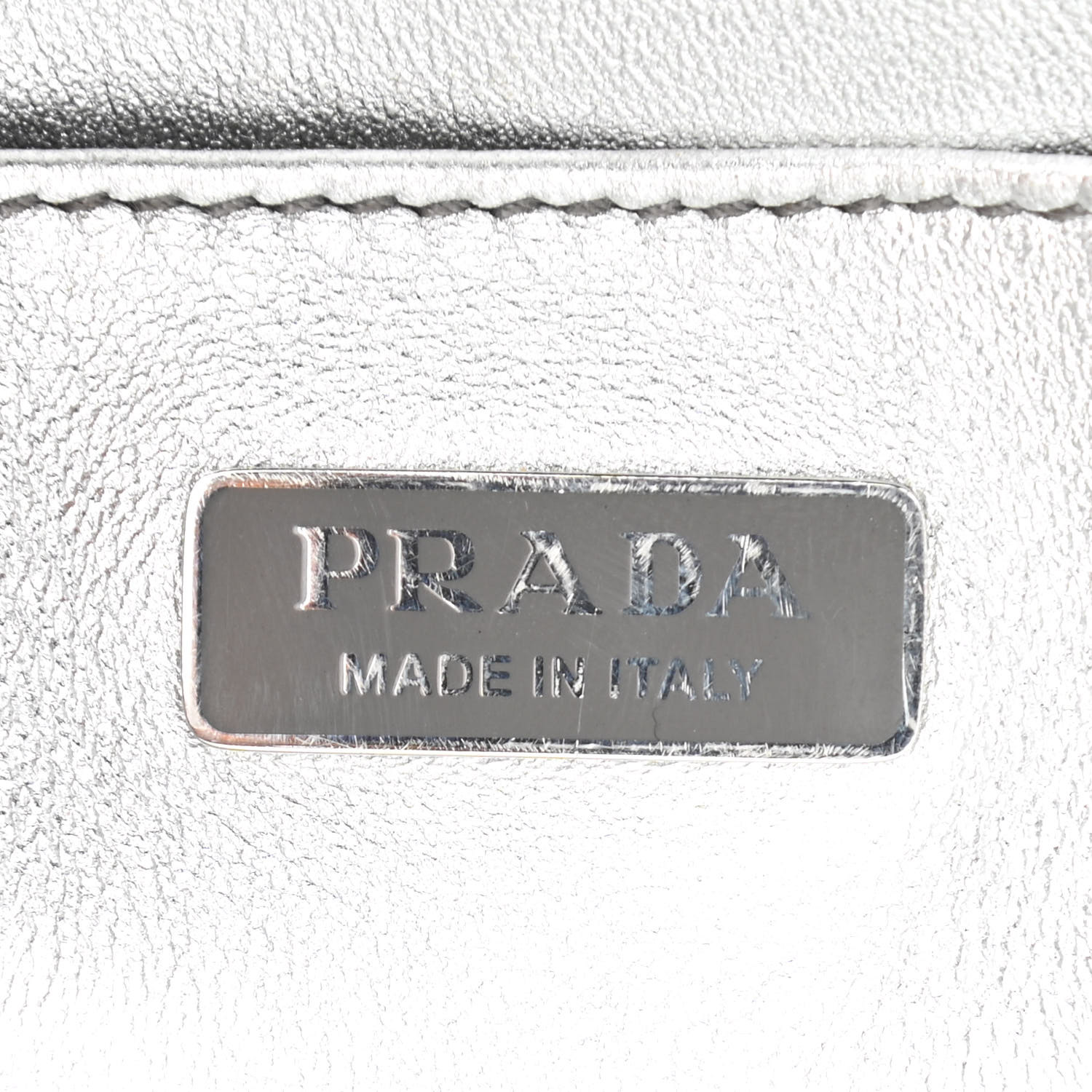 【PRADA】lady's triangleロゴ white スリッパ 20016679_45041223_322.jpg