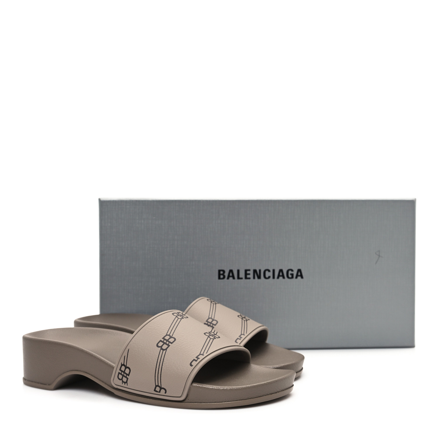【BALENCIAGA】ミュール SLIDE Balenciaga Logo Pool Slide in Black & White | FWRD