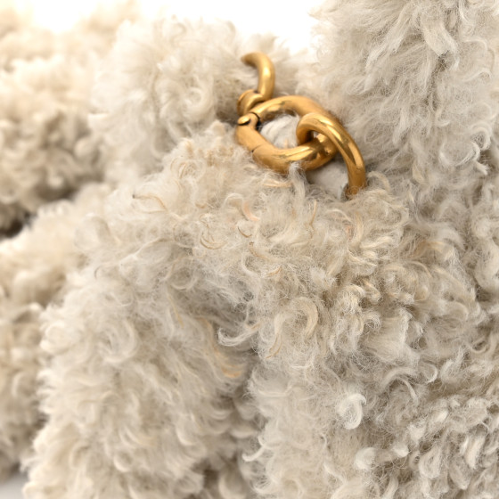 送料込 BALENCIAGA Furry Hourglass Small Shoulder Bag Balenciaga Grey Fluffy Shearling Mini Hourglass Chain