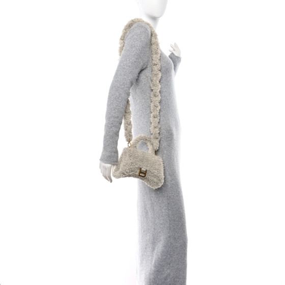 ハンドバッグ BALENCIAGA HOURGLASS FURRY XS HANDBAG SHOULDER BAG BALENCIAGA Faux Fur Fluffy Hourglass XS Top Handle Bag Beige