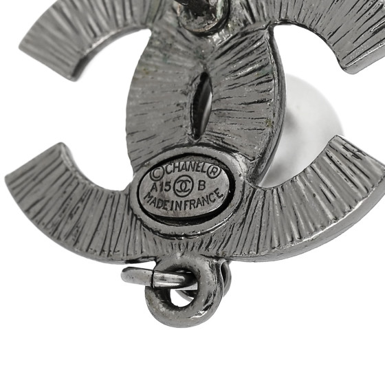 リュミエス ノアール CHANEL 21B CC Heart Drop Earrings *New - Timeless Luxuries