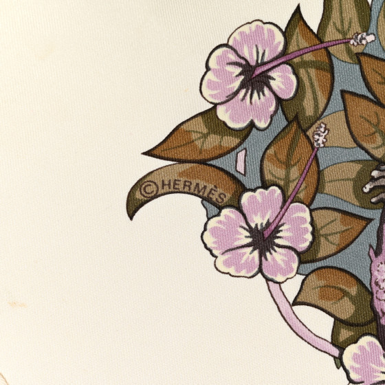 HERMES Silk Jungle Love Forever Scarf 90 1348337 | FASHIONPHILE