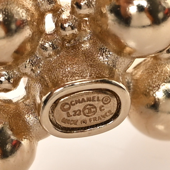 CHANEL バッチ CHANEL Metal Beaded CC Brooch Gold 1699614 | FASHIONPHILE