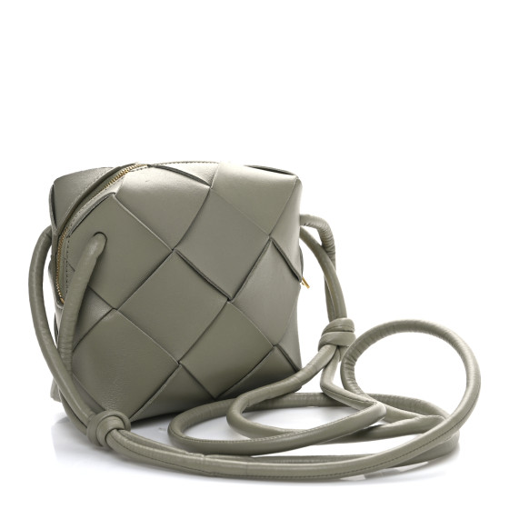 【BOTTEGA VENETA】MINI CASSETTE CAMERA BAG Bottega Veneta Mini Cassette Camera Bag | Vivrelle