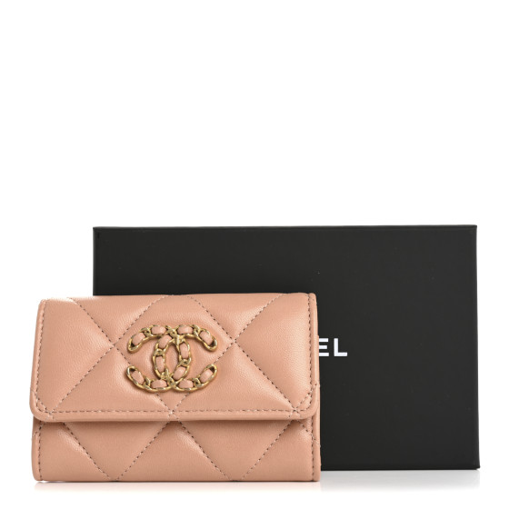 【人気/関税/送料込み】 Chanel 19 Flap Card Holder Lambskin & Chanel 19 flap card holder - Shiny lambskin, gold-tone