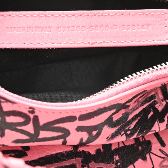 【バレンシアガ】セール！LE CAGOLE グラフィティ PINK BALENCIAGA Agneau Arena Graffiti Le Cagole Shoulder Bag XS