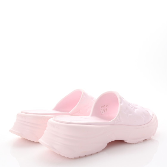 LOUIS VUITTON Rubber Monogram Embossed Pool 55 Flat Comfort