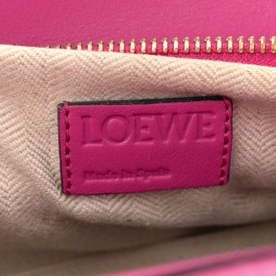 LOEWE Calfskin Medium Puzzle Bag Fuchsia 1625230 | FASHIONPHILE