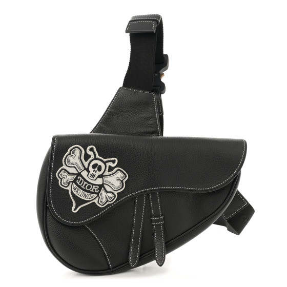 DIORディオール SHAWN STUSSY Bee レザー ショルダーバッグ CHRISTIAN DIOR X SHAWN STUSSY Grained Calfskin Bee Saddle