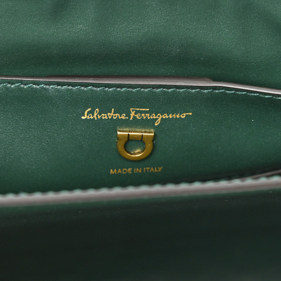 Salvatore Ferragamo エメラルドグリーン Salvatore Ferragamo Sadr 55 Green Leather Pump - LeBonday