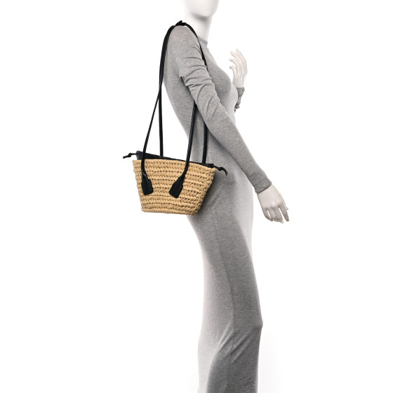 【関税送料込】BOTTEGA VENETA Arco medium raffia crochet bag 関税送料込】BOTTEGA VENETA Arco medium raffia crochet bag