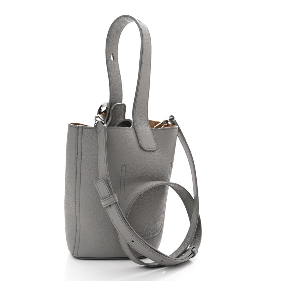 ショルダーバッグ・ポシェット Loewe Dove Grey Leather Mini Pebble Bucket Bag Loewe Mini Pebble Leather Bucket Bag | Neiman Marcus