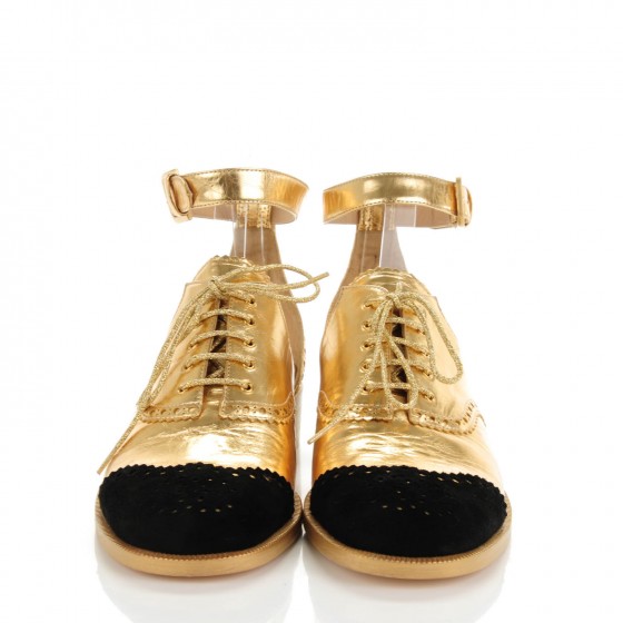 【スパンコールで煌めく】CHANEL ベスト This is not a drill. Because I ran so fast to