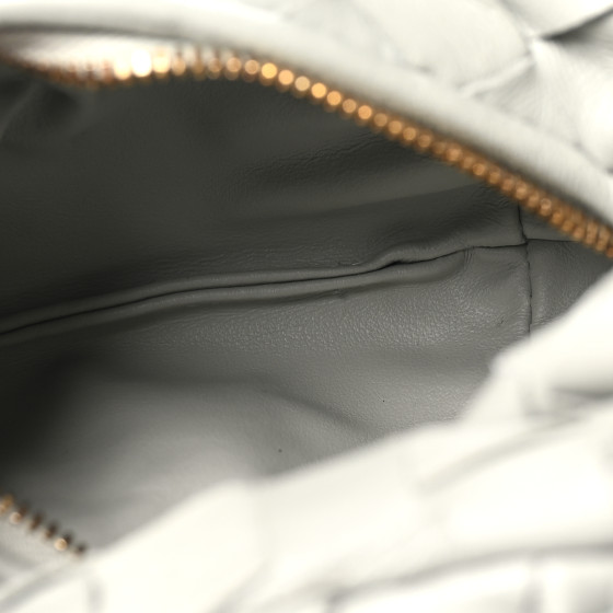 【関税込み】Bottega Veneta グレー Candy Jodie バッグ Bottega Veneta Candy Jodie Bag | Neiman Marcus