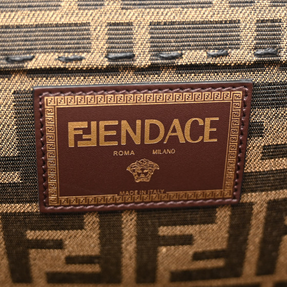 トップス FENDI Brown Top with monogram Fendi - Vitkac AS